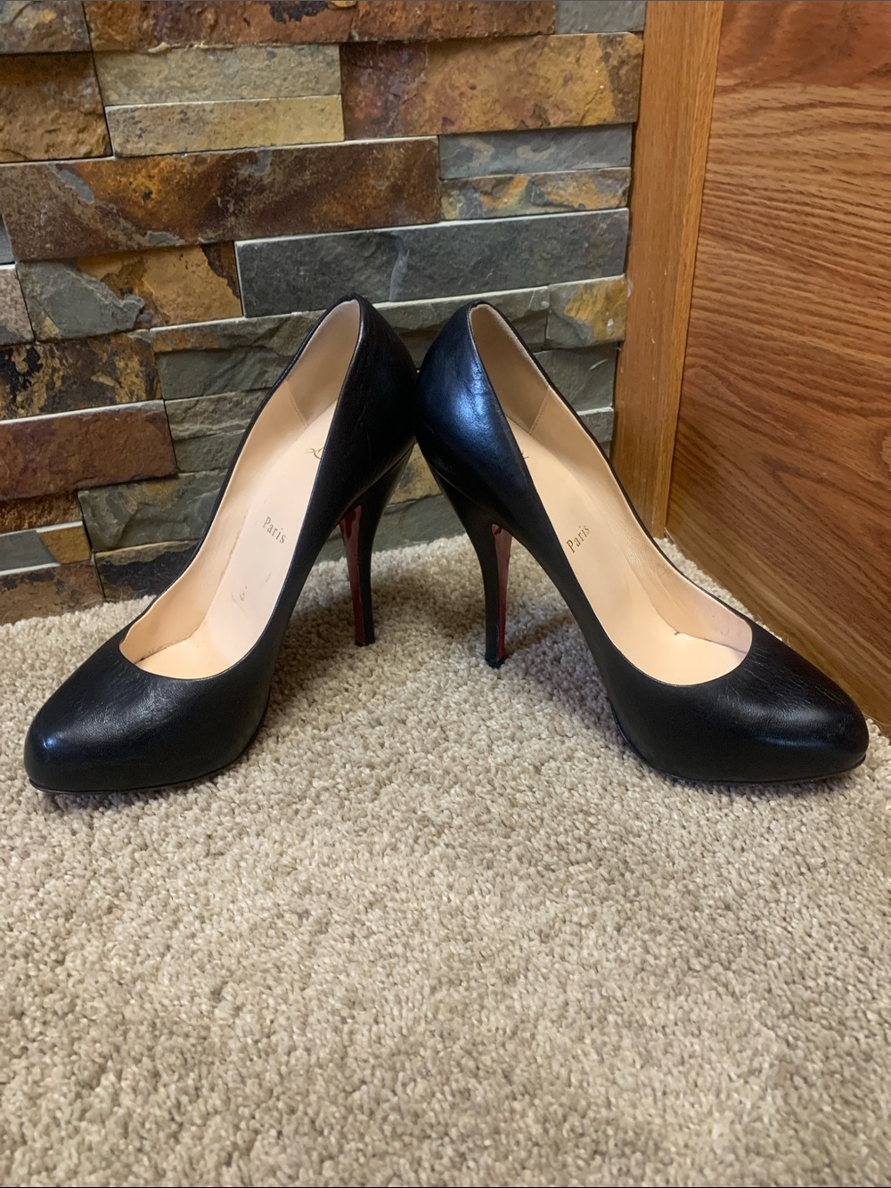 Christian Louboutin 37.5 Feticha (7 1/2) black leather pumps red bottoms